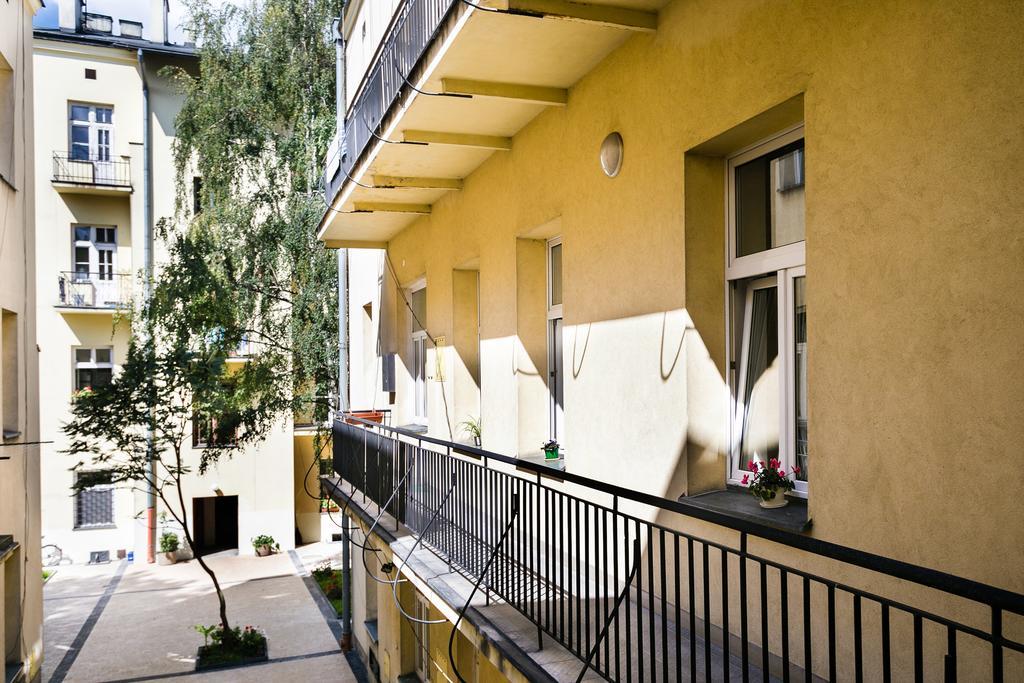 Live Like Locals: Market Square X Jewish District Krakkó Kültér fotó